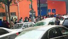 开豪车接送孩子被踢出群 到底是谁&ldquo;玻璃心&rdquo;