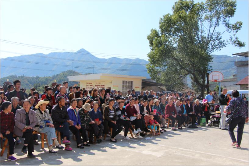 银龄扶贫我行动、健康净水进乡村一一湖北省老龄产业协会银龄扶贫行动走进咸宁