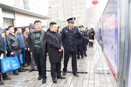 哈尔滨市香坊区公安分局开展&ldquo;扫黑除恶&rdquo;宣传活动