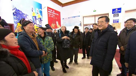 黑龙江省委书记张庆伟考察中国雪乡：我要给大家当好服务员