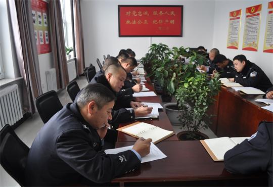 黑龙江虎林市看守所组织民警开展法律知识培训活动