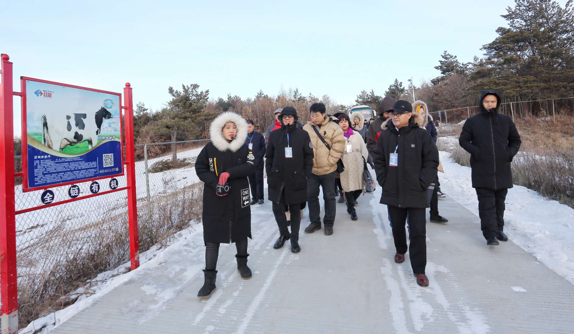 黑龙江省人大常委会副主任李显刚一行调研考察红星集团：打造乳制品行业的典范