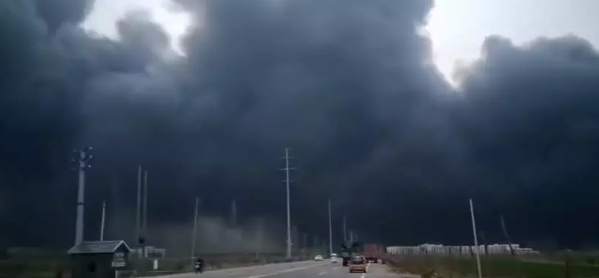 突发追击| 江苏化工厂爆炸 武警千余名官兵赶赴现场救援