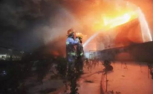 江苏盐城化工厂爆炸事故已致44人遇难民众彻夜排队献血