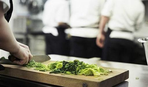 &ldquo;校长陪餐&rdquo;制正式实施 家长可不定期进校园&ldquo;陪餐&rdquo;