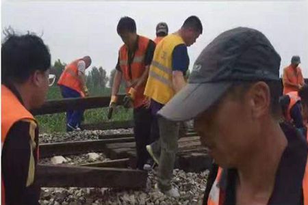 黑龙江省26趟旅客列车遭暴雨袭击停运，铁路集团全力抢修水害线路！