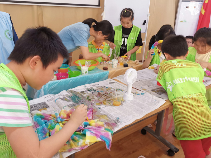 武汉洪山区：萌娃暑期免费学&ldquo;扎染&rdquo;