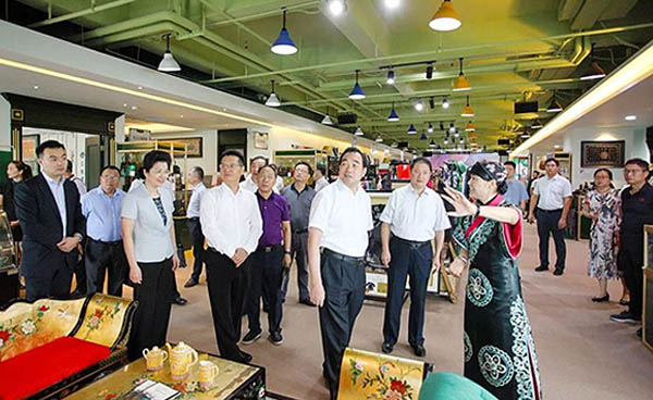 江苏省徐州市委书记周铁根率队视察调研非遗生活