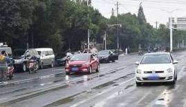 江苏无锡高架桥侧翻事故现场清理完成 下层横穿道路恢复通行