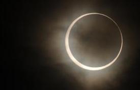 2020年首个圆月恰逢&ldquo;半影月食&rdquo; 看月亮的脸悄悄在改变