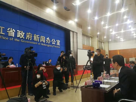 疫情动态| 首批24万只泰国产医用口罩于今日运抵哈尔滨