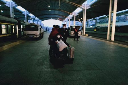 疫情动态| 不是亲人胜似亲人 &mdash;&mdash;记大连客运段客运二队T130次列车上发生的一件事