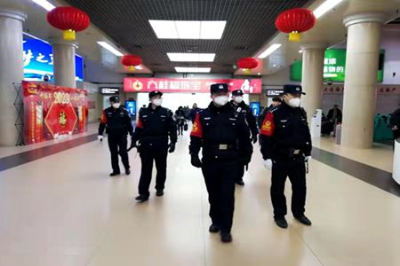 大连铁路车站派出所政委隋国栋 疫情防控冲锋在前