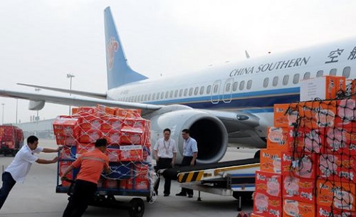 国家应急管理部6万件救灾物资再度驰援湖北