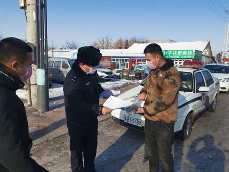 黑龙江克东县公安民警展示抗疫最美&ldquo;警&rdquo;色