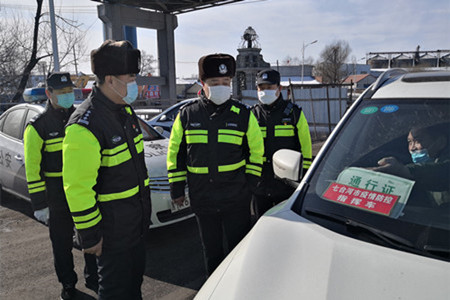 七台河交警全力护航企业复工复产