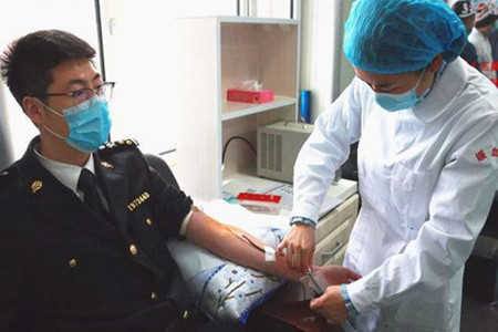 黑龙江绥芬河海关爱心献血战疫情