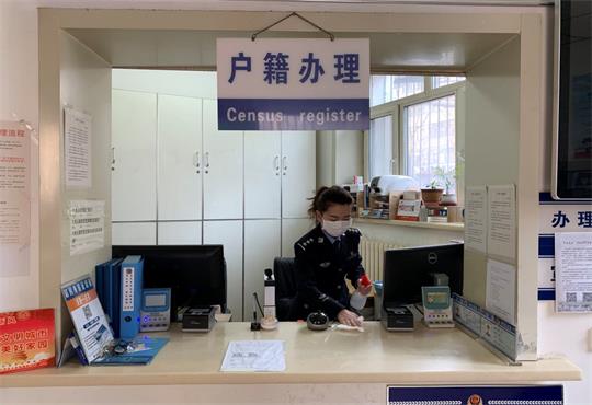 哈尔滨暖心女警高哲：抗&ldquo;疫&rdquo;蓝铠甲，战&ldquo;疫&rdquo;玫瑰红