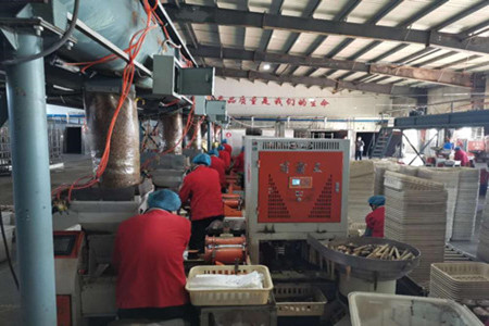 鹤岗：政府鼎力相助 &ldquo;鼎尊生物&rdquo;日产菌棒10万棒&ldquo;不够卖&rdquo;