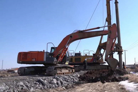 我国铁路最北续建工程佳鹤铁路在鹤岗全面复工