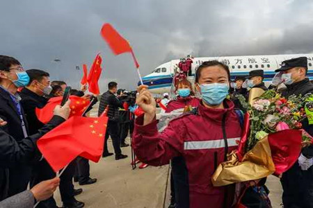 影片《白衣战士》国内独家：鹤岗送给援鄂医疗队员的特殊礼物