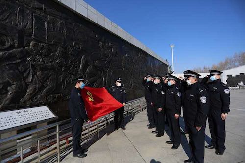 齐齐哈尔市建华公安分局开展清明时节战疫祭英灵活动