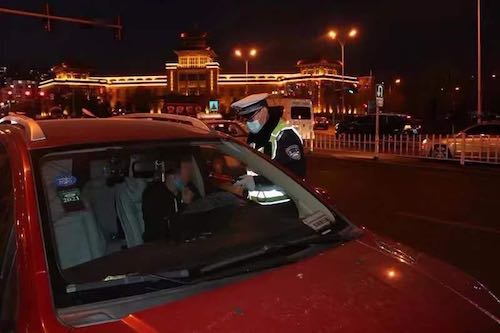 齐齐哈尔市开展严查酒驾醉驾违法行为统一行动