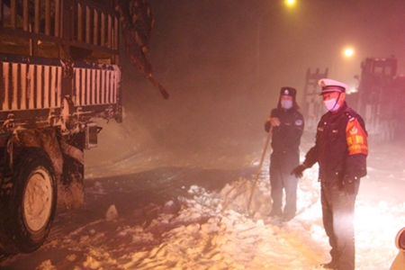 齐齐哈尔罕见暴风雪，拦不住抗灾自救与疫情防控的步伐