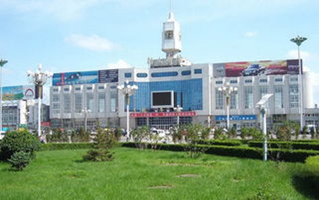 佳木斯：布好防控网 守住社区门