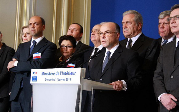 国际反恐要走正确道路