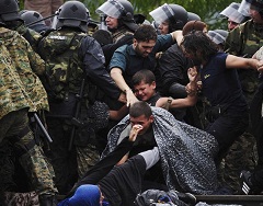 极端天气难阻挡欧洲难民步伐 各国疲于应对