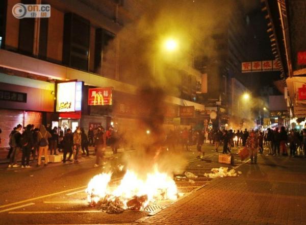 梁振英定性旺角事件为暴乱 警方已拘61人