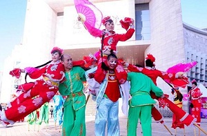 各地丰富多彩活动迎接元宵节