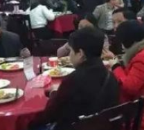 厦大食堂推25元豪华自助餐 试营业两天被吃垮