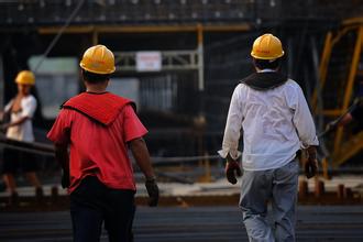 黄冈警方为农民工追回3亿血汗钱