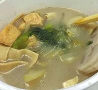 女子用美团订餐吃出多只虫子