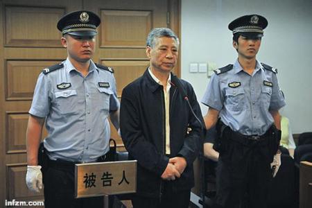 北京车牌腐败案： 你在公开摇号，他在私下卖牌