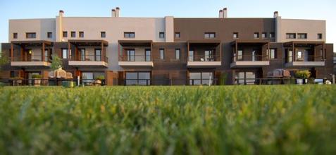 广西一贫困县十余名干部办公用地建联排&ldquo;豪宅&rdquo;