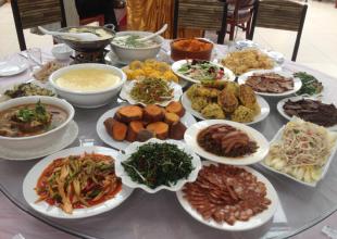 嘉年华带火农家栗蘑宴