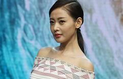 &ldquo;撩人肩&rdquo;再加点荷叶边 女汉子秒变女神