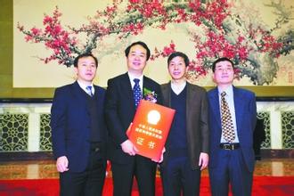 与地方标杆企业共建创业学院