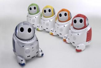 职教学生杨金侨与机器人的竞争