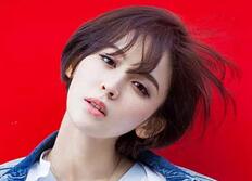 娜扎春日街拍曝光 简单时尚清新十足