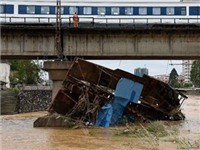 多地降雨量破极值 南方何以连遭9轮强降雨袭击