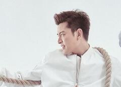 贾乃亮登《芭莎男士》变贾老板 开疆拓土重建自我