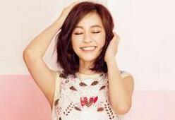 陈意涵封面大片小露香肩 美腿修长笑容灿烂