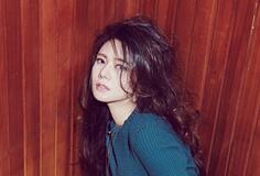 秋瓷炫韩国杂志封面曝光 浪漫演绎初夏清新