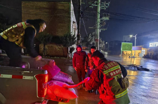 荷塘区仙庾镇：风雪中&ldquo;硬核&rdquo;备战与&ldquo;温情&rdquo;守护同行