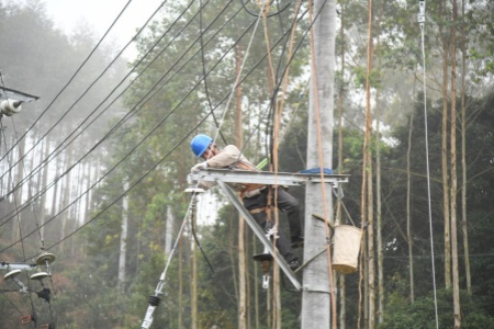 云霄供电加快配变台区升级改造 保障春节期间群众用上&ldquo;满格电&rdquo;