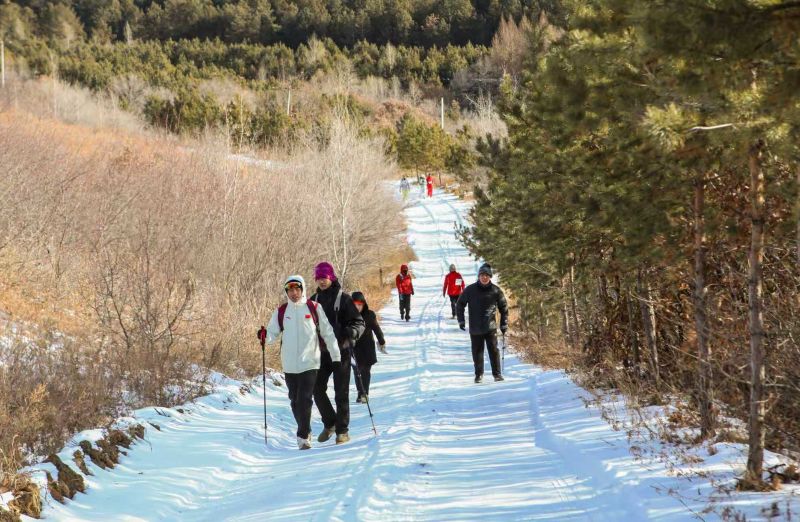 冰超燃动碾子山！10公里冰雪穿越赛解锁齐齐哈尔冬日新玩法